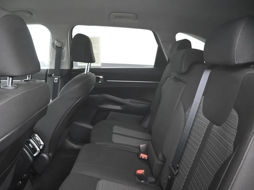 2023 Kia Sorento LX photo 1