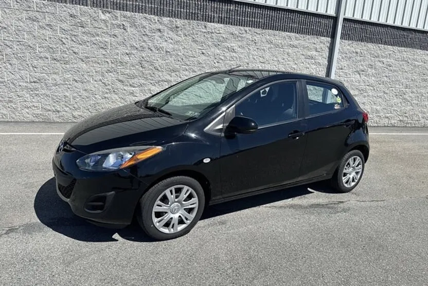 2011 Mazda Mazda2 Sport photo 1