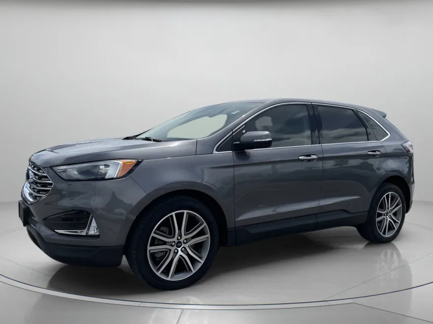 2022 Ford Edge Titanium photo 1