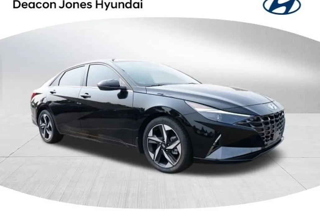 2022 Hyundai Elantra SEL photo 1