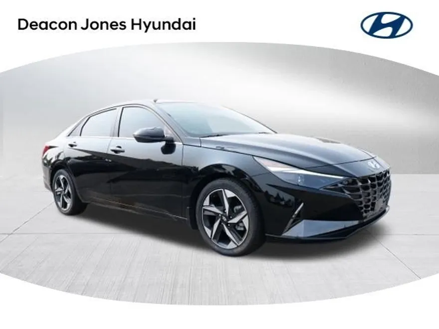 2022 Hyundai Elantra SEL photo 1