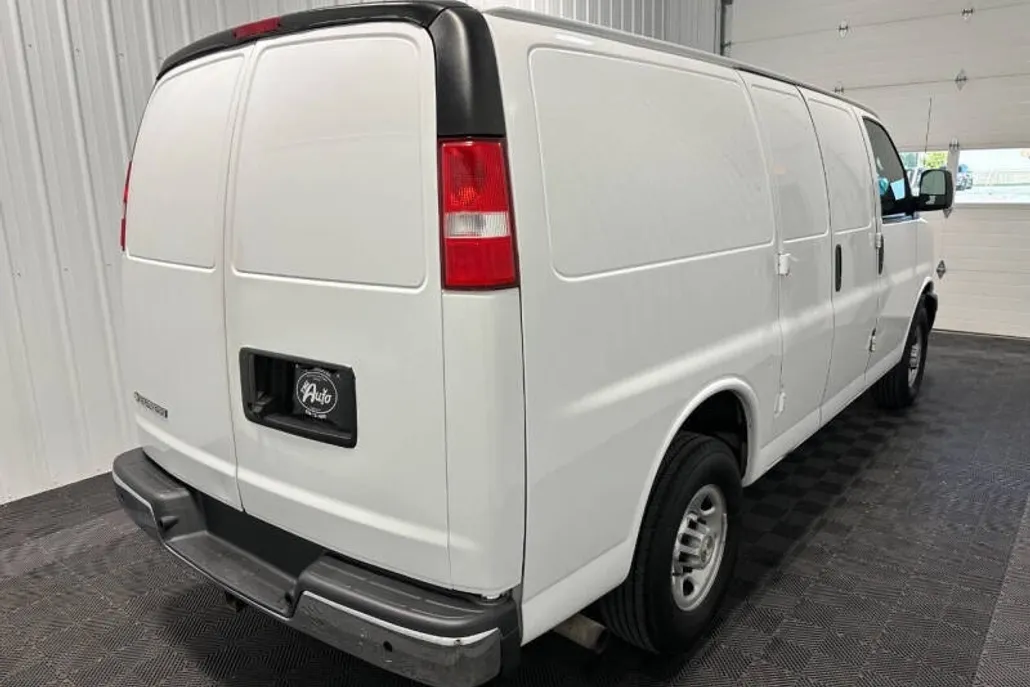 2020 Chevrolet Express 2500 Cargo Van photo 1