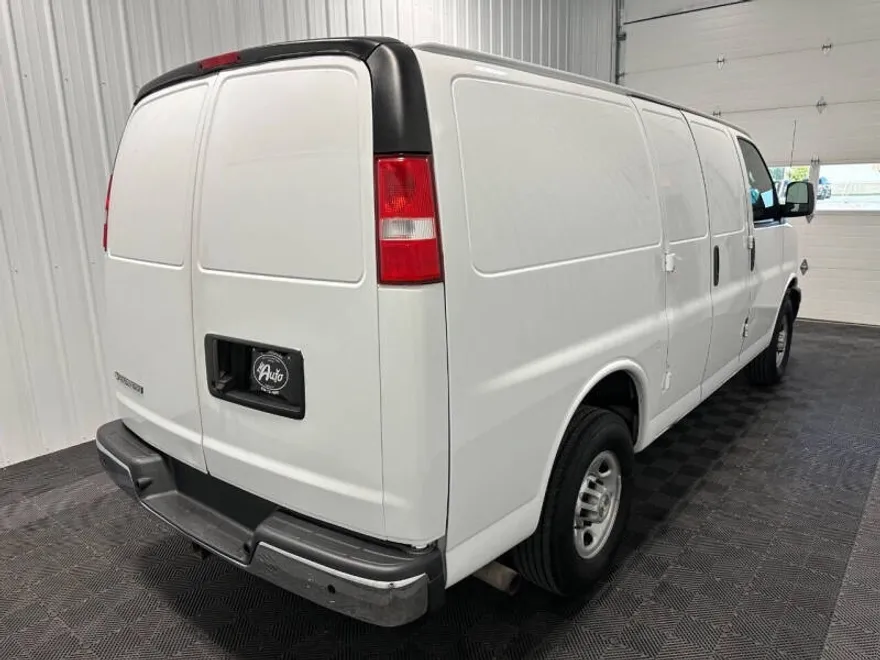 2020 Chevrolet Express 2500 Cargo Van photo 1