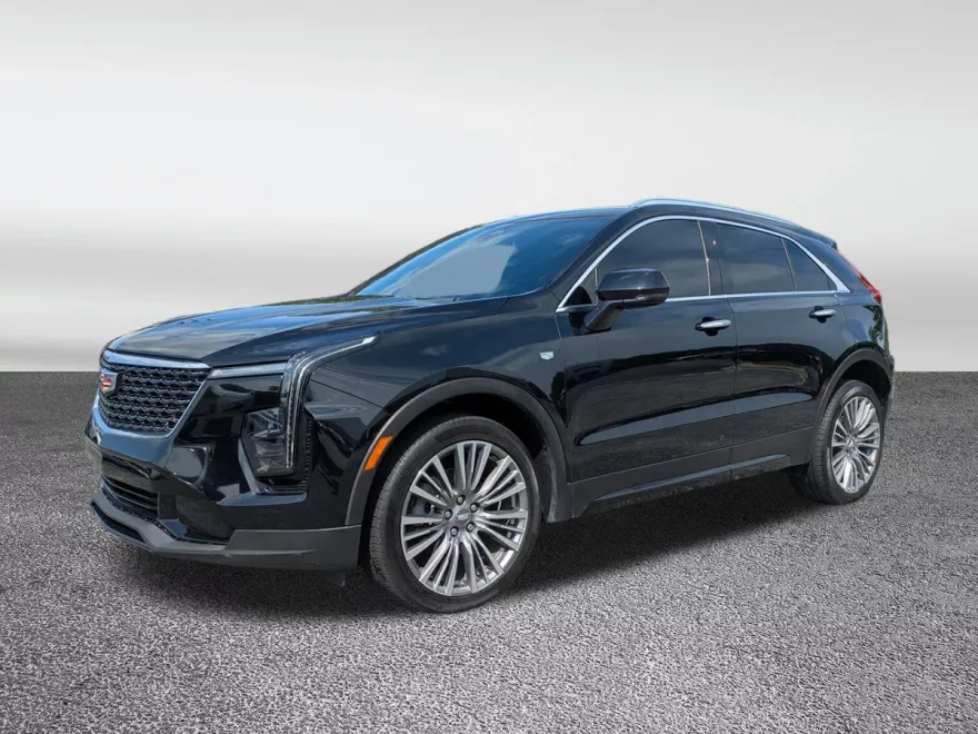 2024 Cadillac XT4 Premium Luxury photo 1