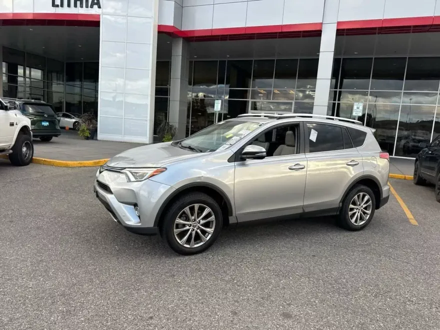 2016 Toyota RAV4 Limited photo 1