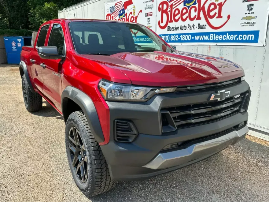 2025 Chevrolet Colorado Trail Boss photo 1