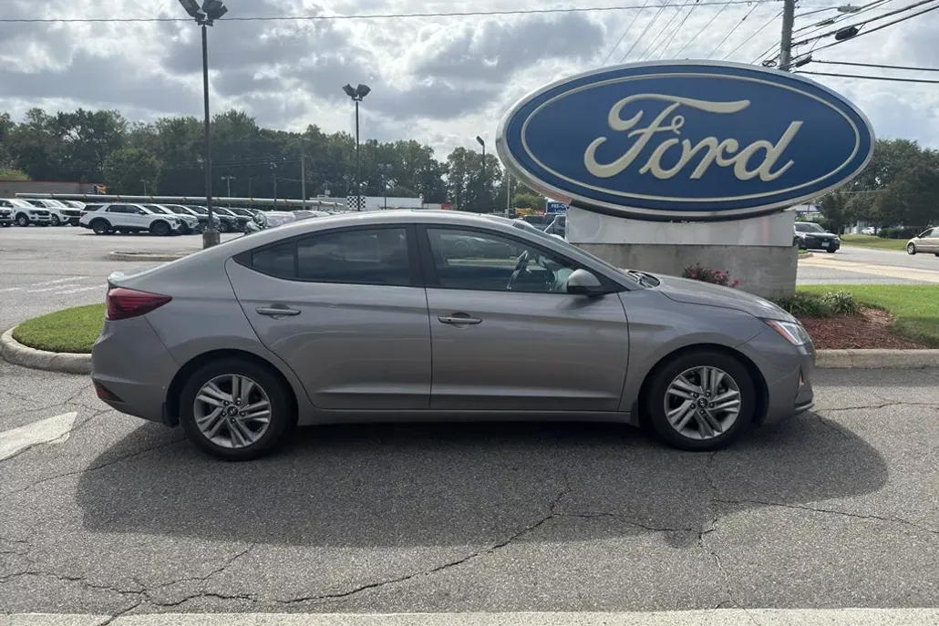 2020 Hyundai Elantra Value Edition photo 1
