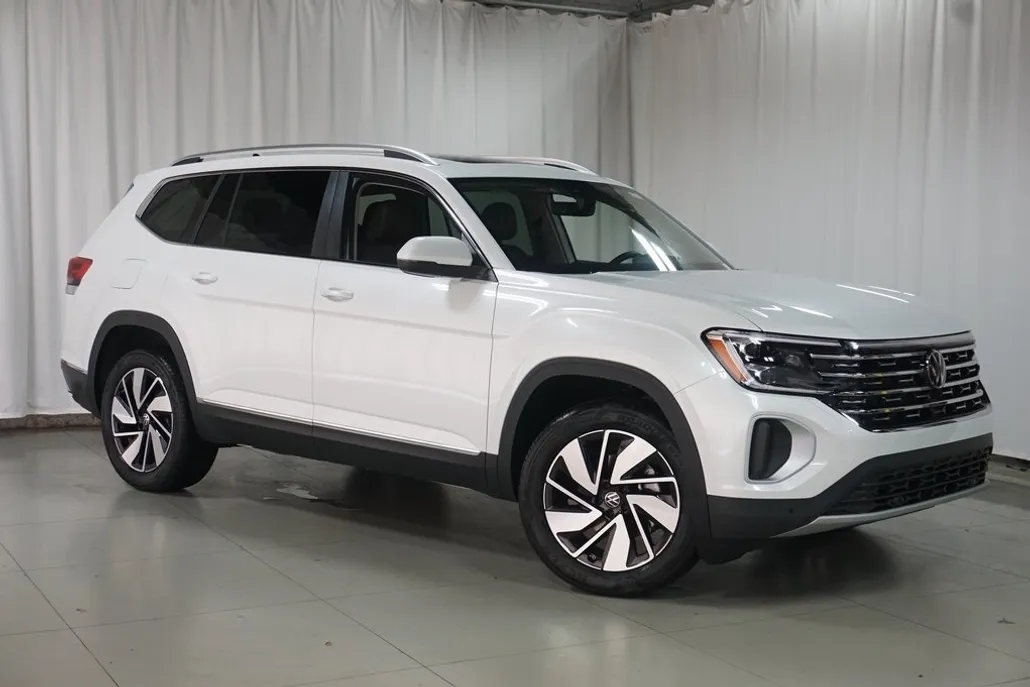 2026 Volkswagen Atlas SEL photo 1