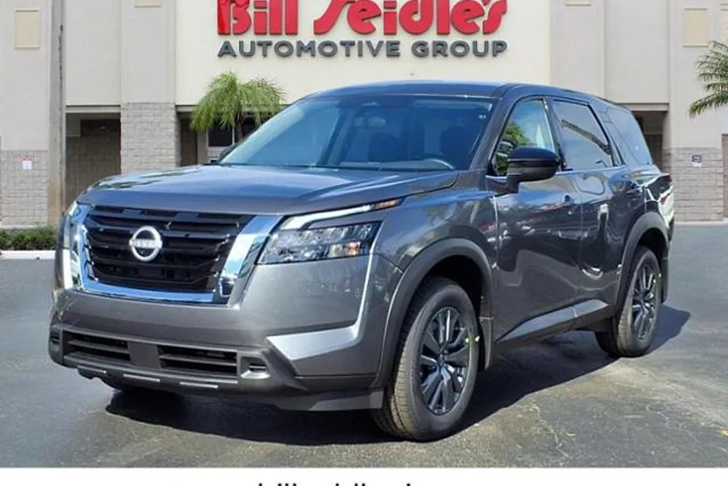 2025 Nissan Pathfinder S photo 1