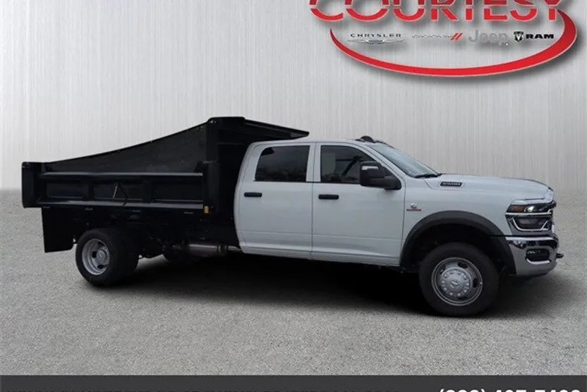 2025 Ram 5500 Tradesman photo 1