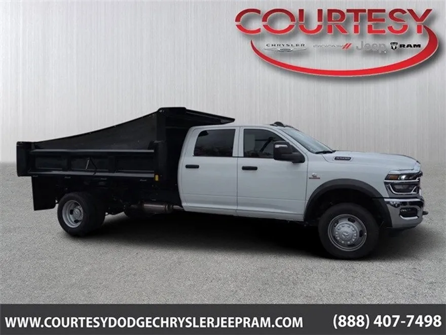 2025 Ram 5500 Tradesman photo 1