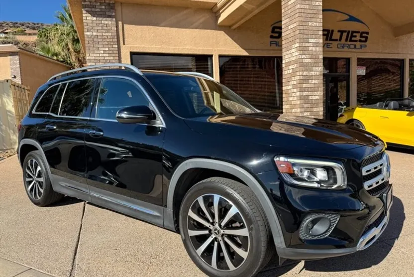 2022 Mercedes Benz GLB 250 4MATIC photo 1
