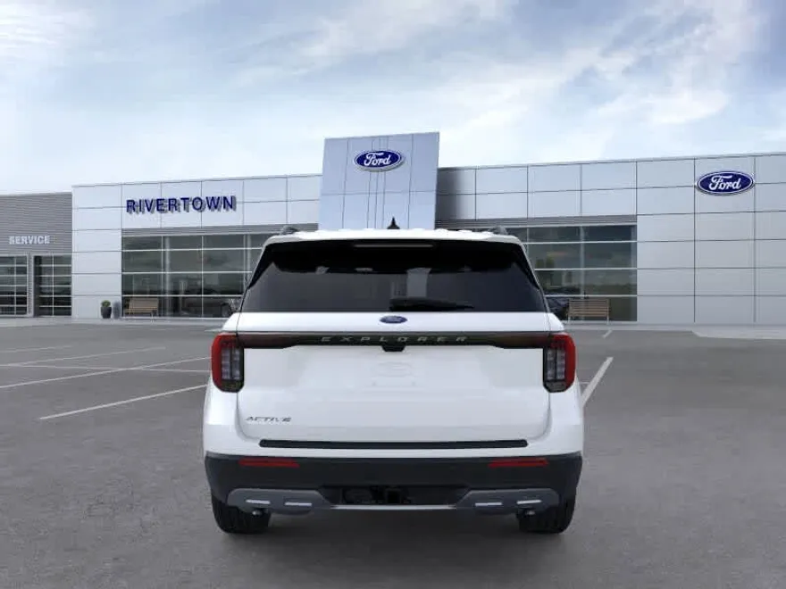 2025 Ford Explorer photo 1