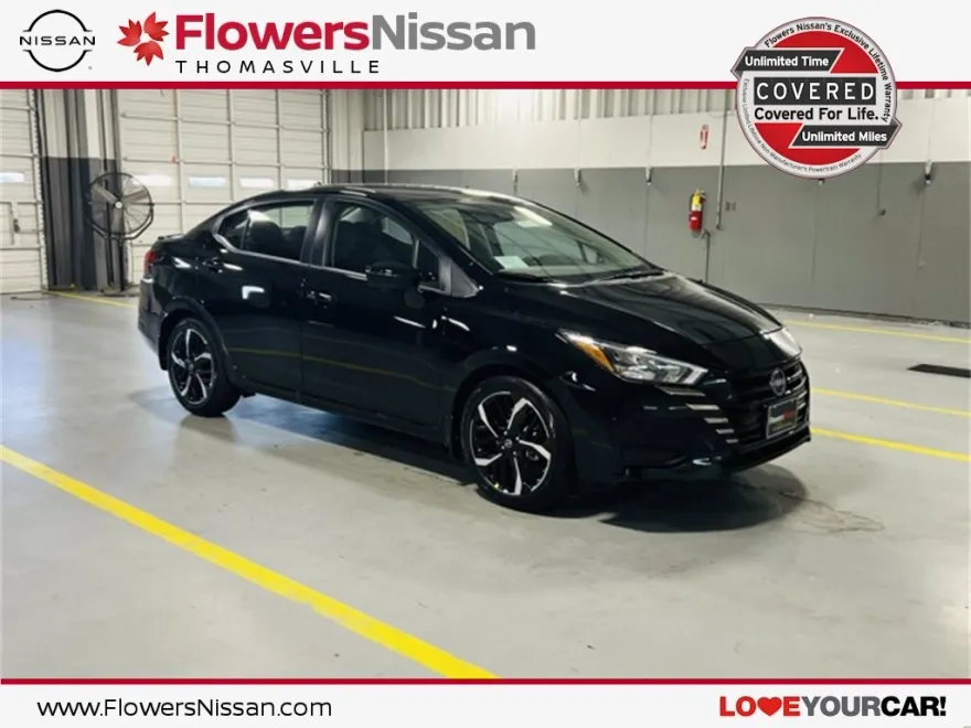 2025 Nissan Versa SR photo 1