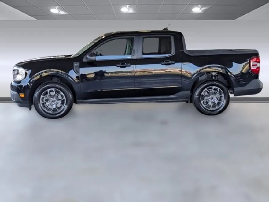 2022 Ford Maverick XLT photo 1