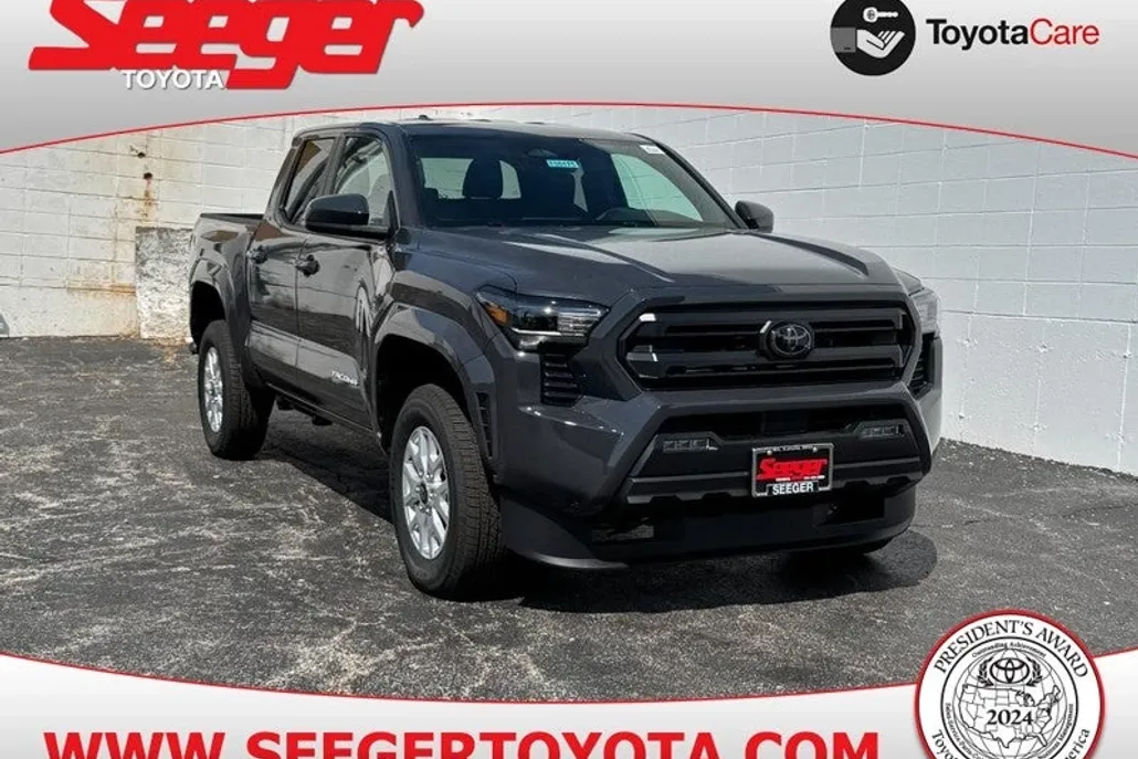 2025 Toyota Tacoma SR5 photo 1