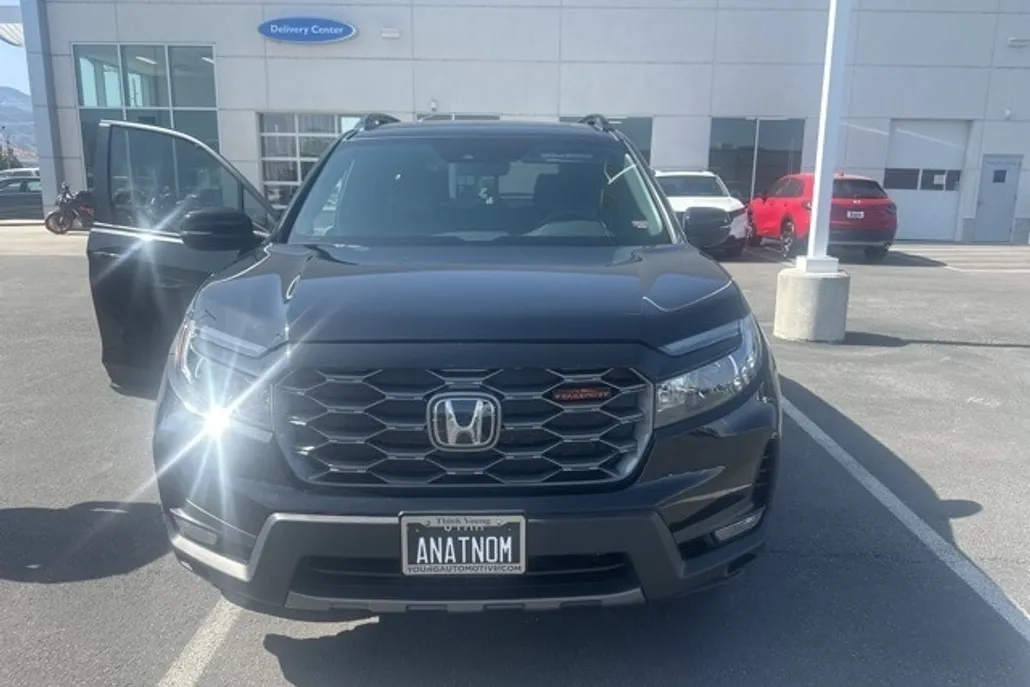 2023 Honda Passport TrailSport photo 1