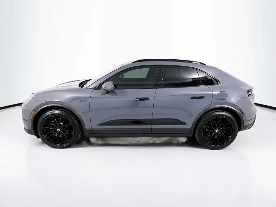 2025 Porsche Macan Electric photo 1