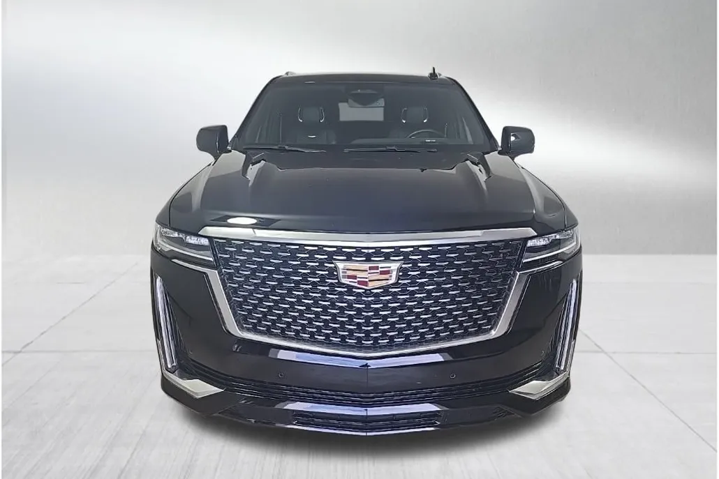 2024 Cadillac Escalade Luxury photo 1