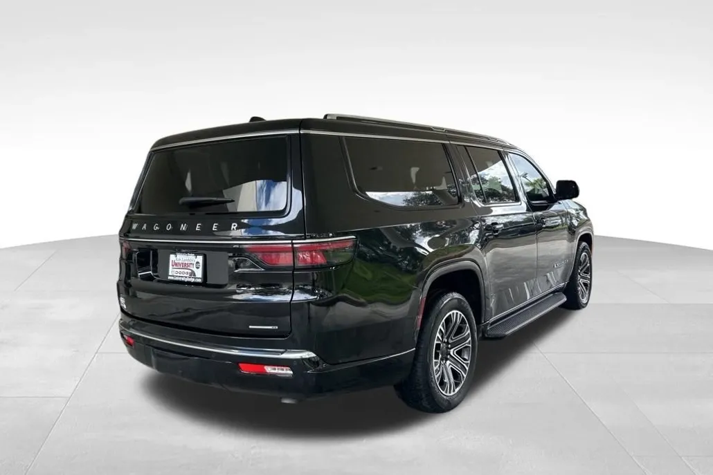 2024 Jeep Wagoneer L Series II photo 1