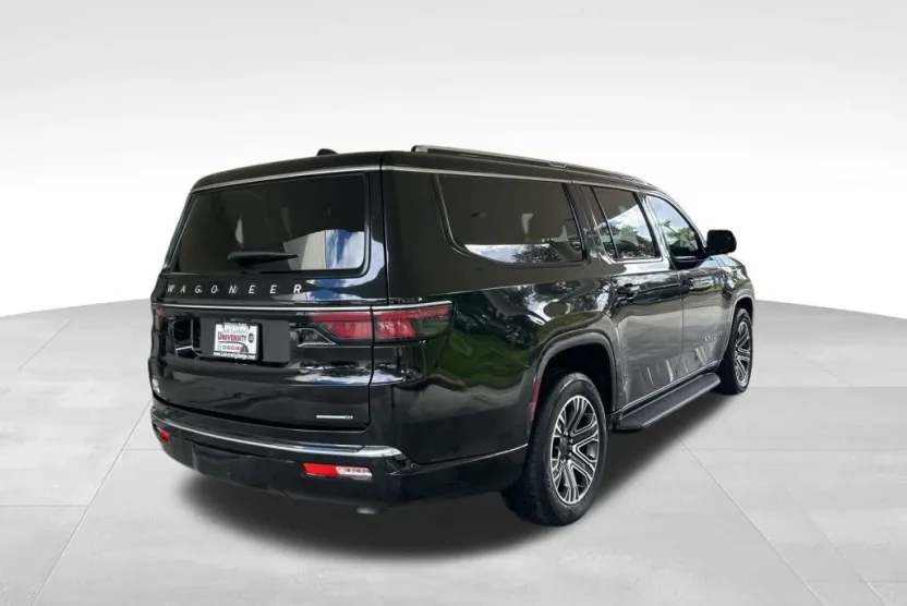 2024 Jeep Wagoneer L Series II photo 1