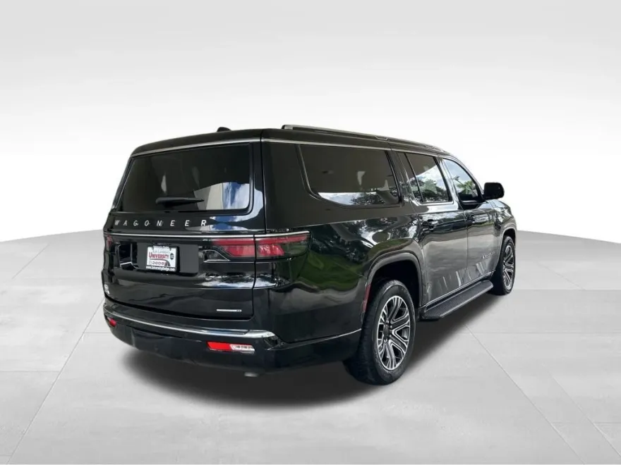 2024 Jeep Wagoneer L Series II photo 1
