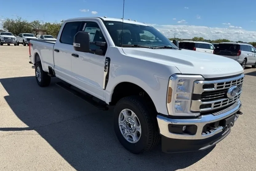 2026 Ford F-350 XLT photo 1