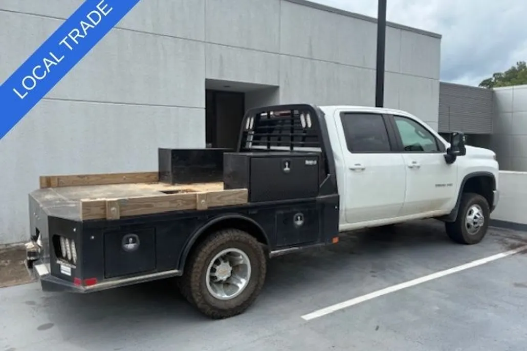 2024 Chevrolet Silverado 3500HD LT photo 1