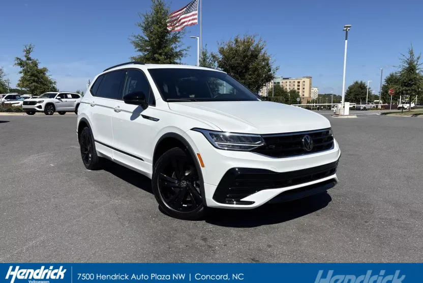 2024 Volkswagen Tiguan SE R-Line Black photo 1