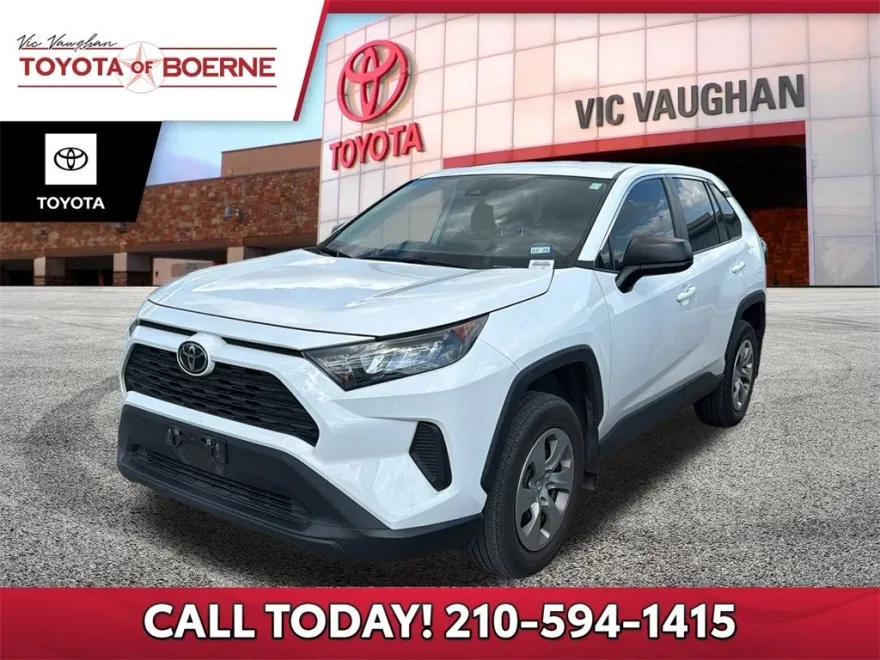 2022 Toyota RAV4 LE photo 1