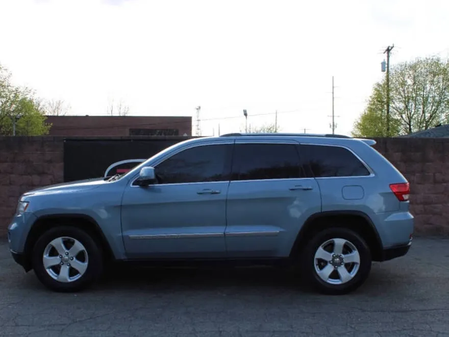 2012 Jeep Grand Cherokee Laredo photo 1