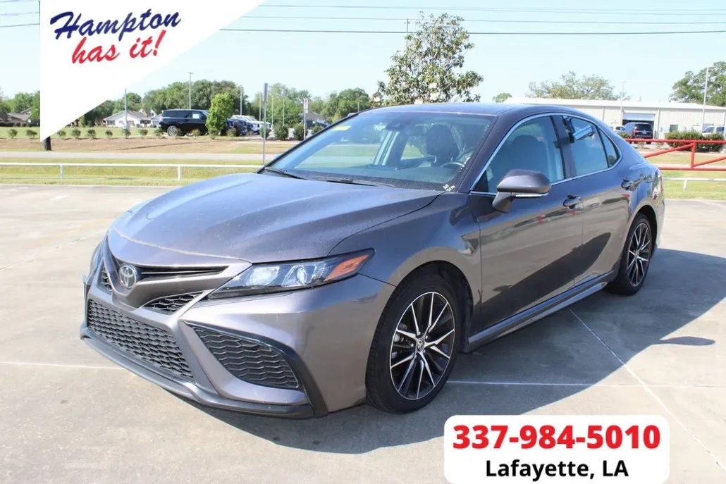 2023 Toyota Camry SE photo 1