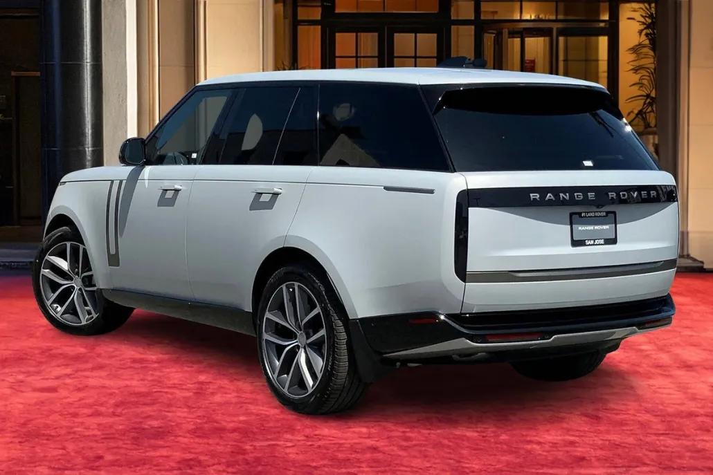 2025 Land Rover Range Rover SE photo 1