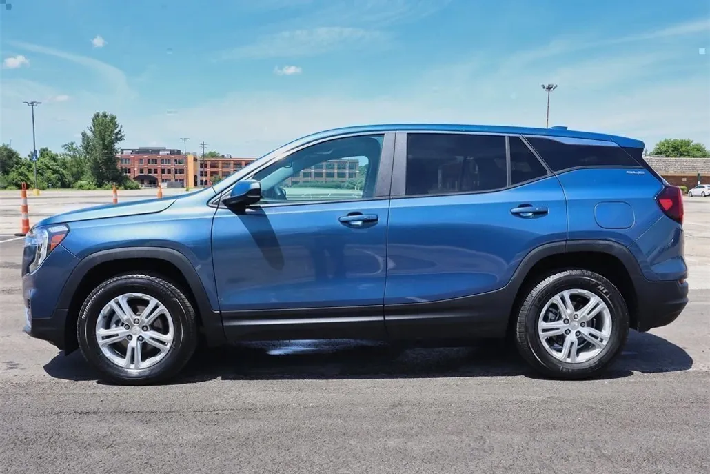 2024 Gmc Terrain SLE photo 1