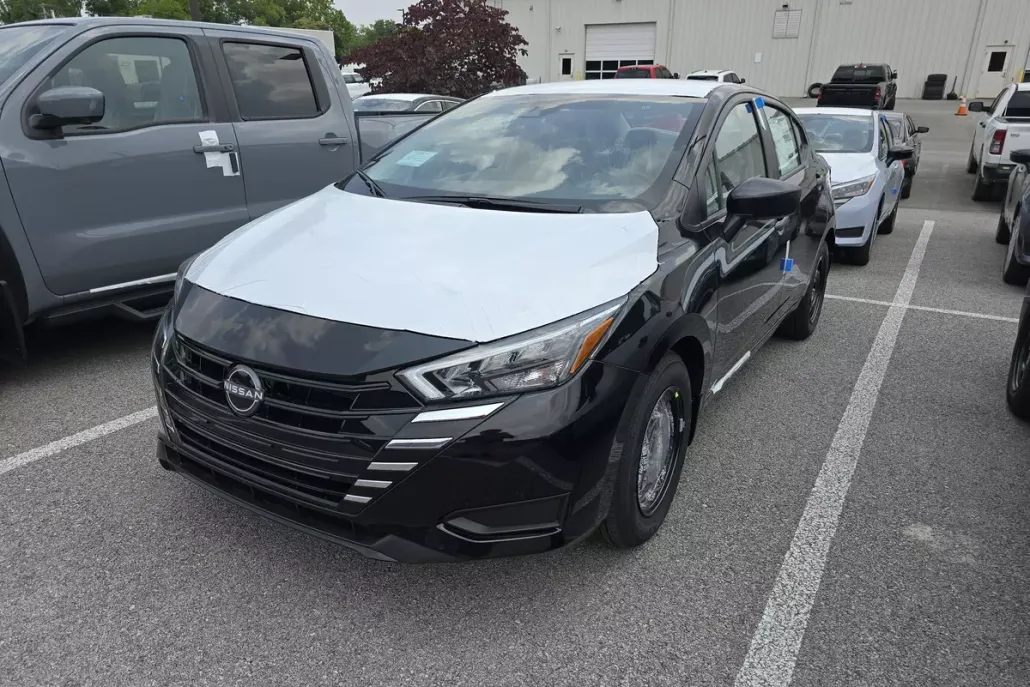 2025 Nissan Versa S photo 1