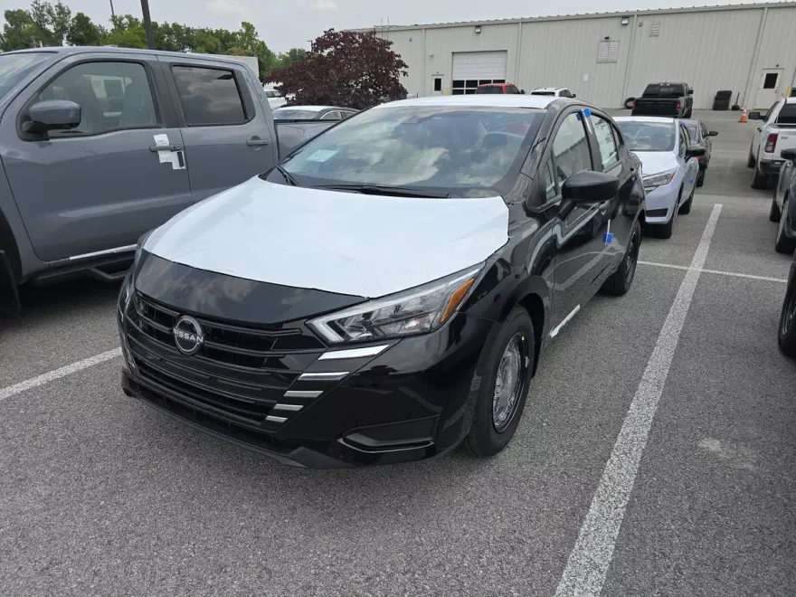2025 Nissan Versa S photo 1