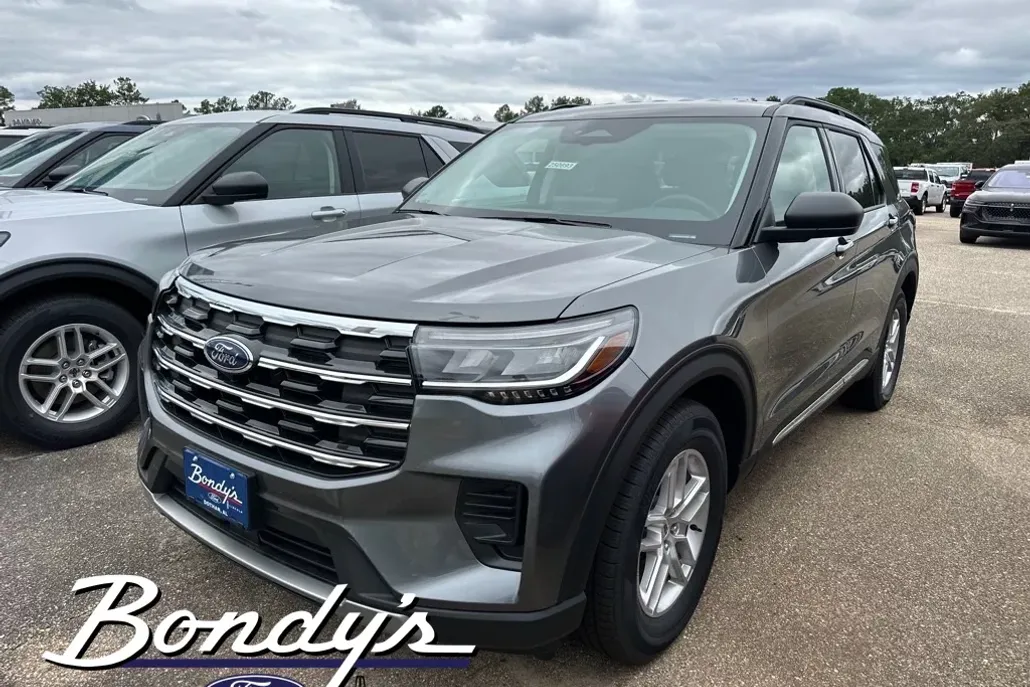 2025 Ford Explorer photo 1