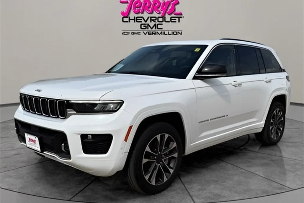 2024 Jeep Grand Cherokee Overland photo 1