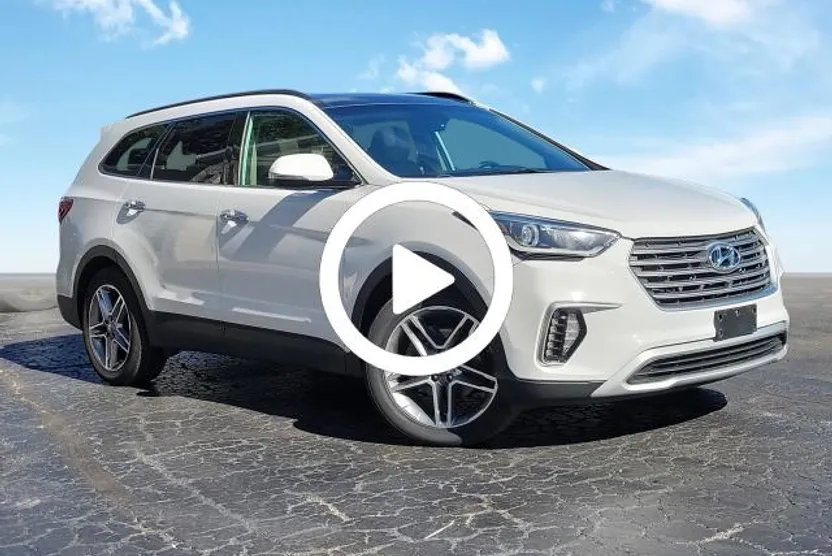 2017 Hyundai Santa Fe SE Ultimate photo 1