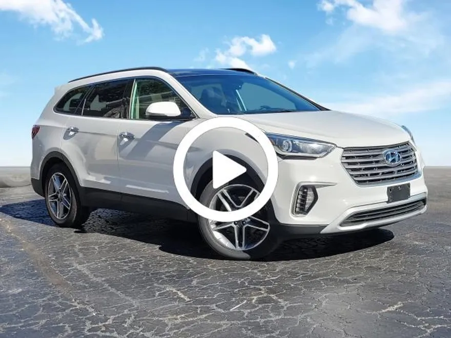 2017 Hyundai Santa Fe SE Ultimate photo 1