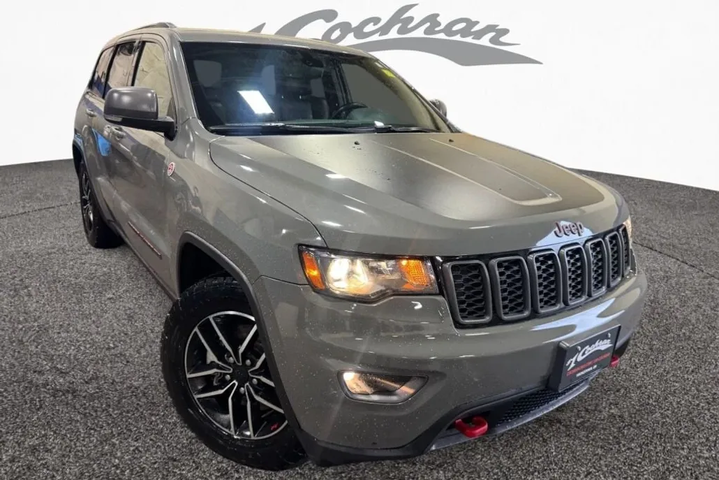 2021 Jeep Grand Cherokee Trailhawk photo 1