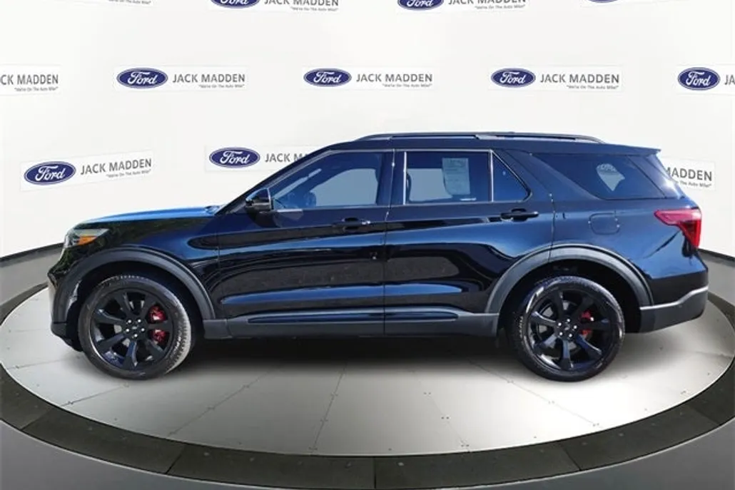 2022 Ford Explorer ST photo 1