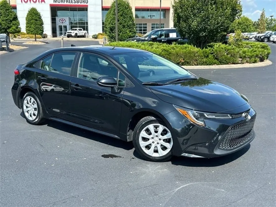2022 Toyota Corolla LE photo 1