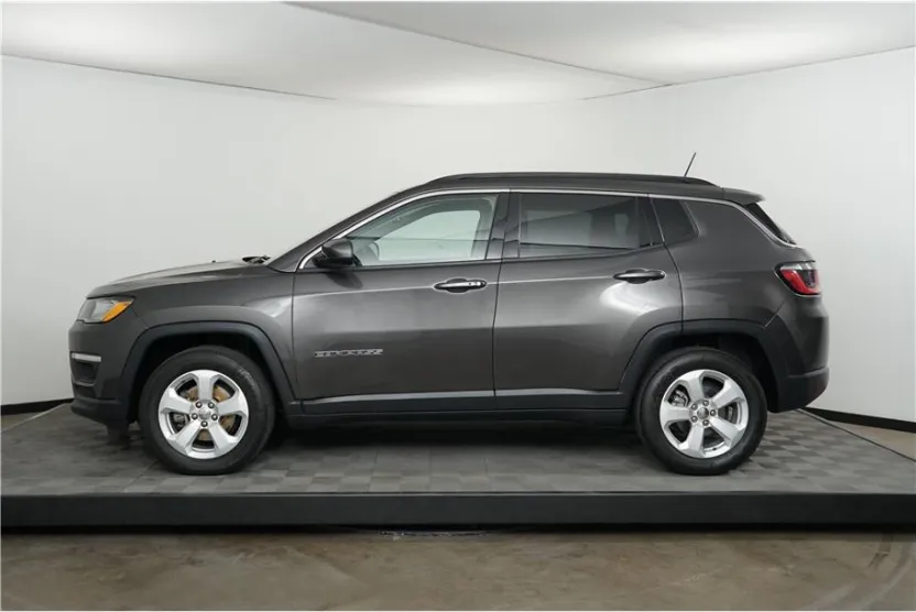 2018 Jeep Compass Latitude photo 1