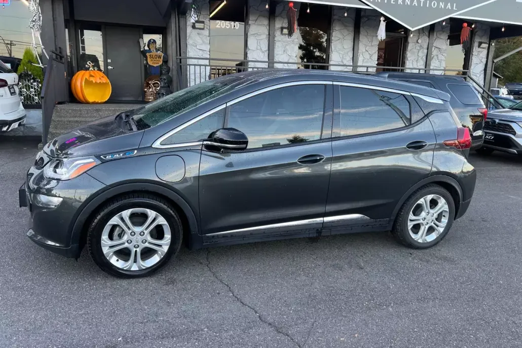 2017 Chevrolet Bolt EV photo 1