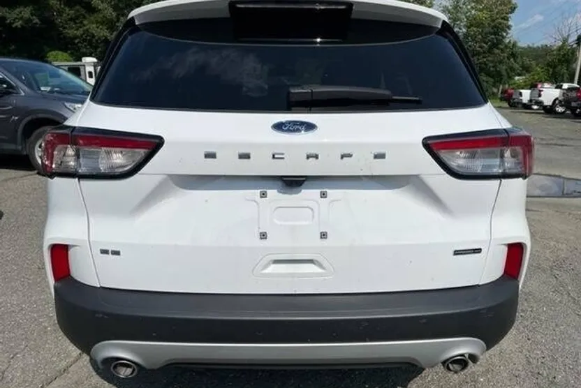 2021 Ford Escape Hybrid SE photo 1