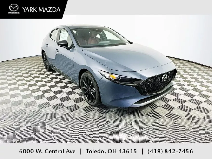 2026 Mazda Mazda3 Hatchback 2.5 s Carbon photo 1