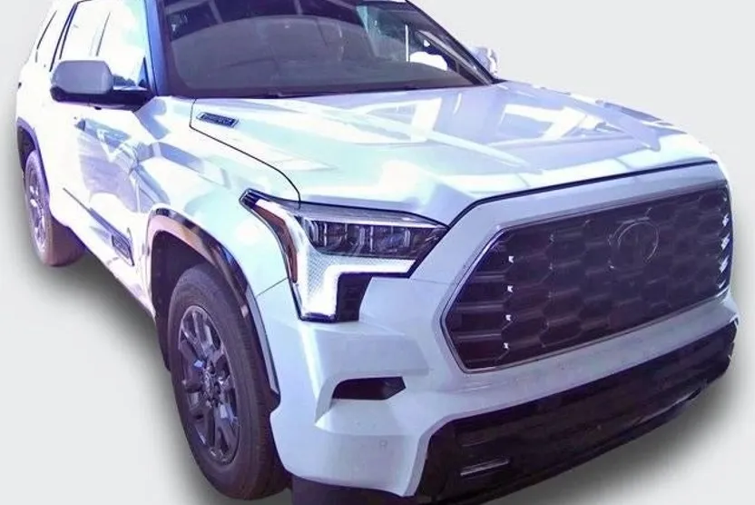 2025 Toyota Sequoia Platinum photo 1