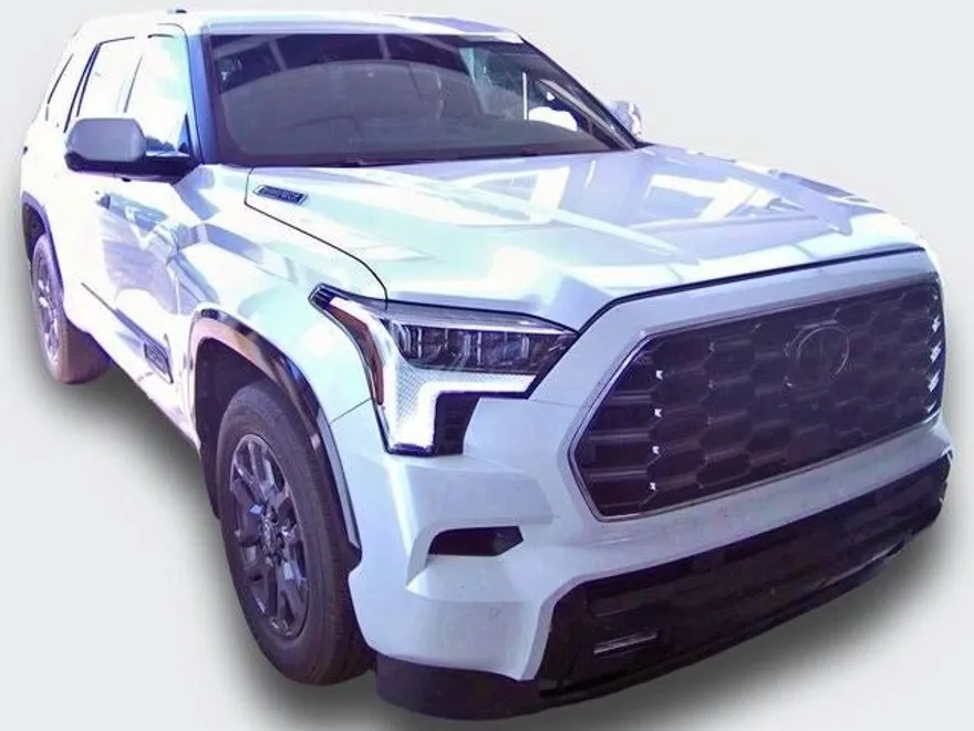 2025 Toyota Sequoia Platinum photo 1