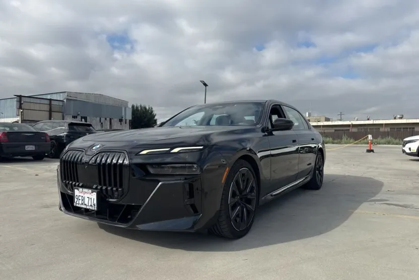 2023 Bmw 740i photo 1